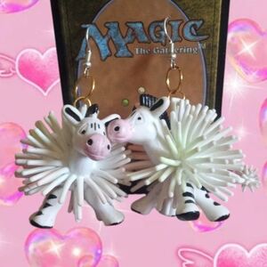 Magic White and Black Jewelry Accessories